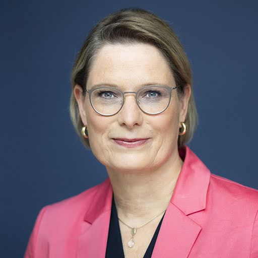 Dr. Stefanie  Hubig