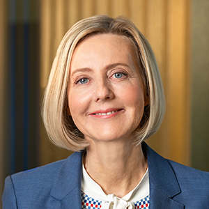 Dr. Marianne Janik