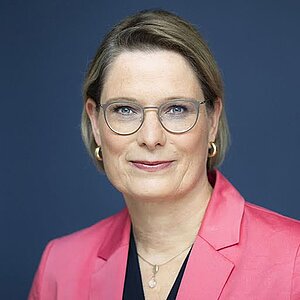 Dr. Stefanie Hubig